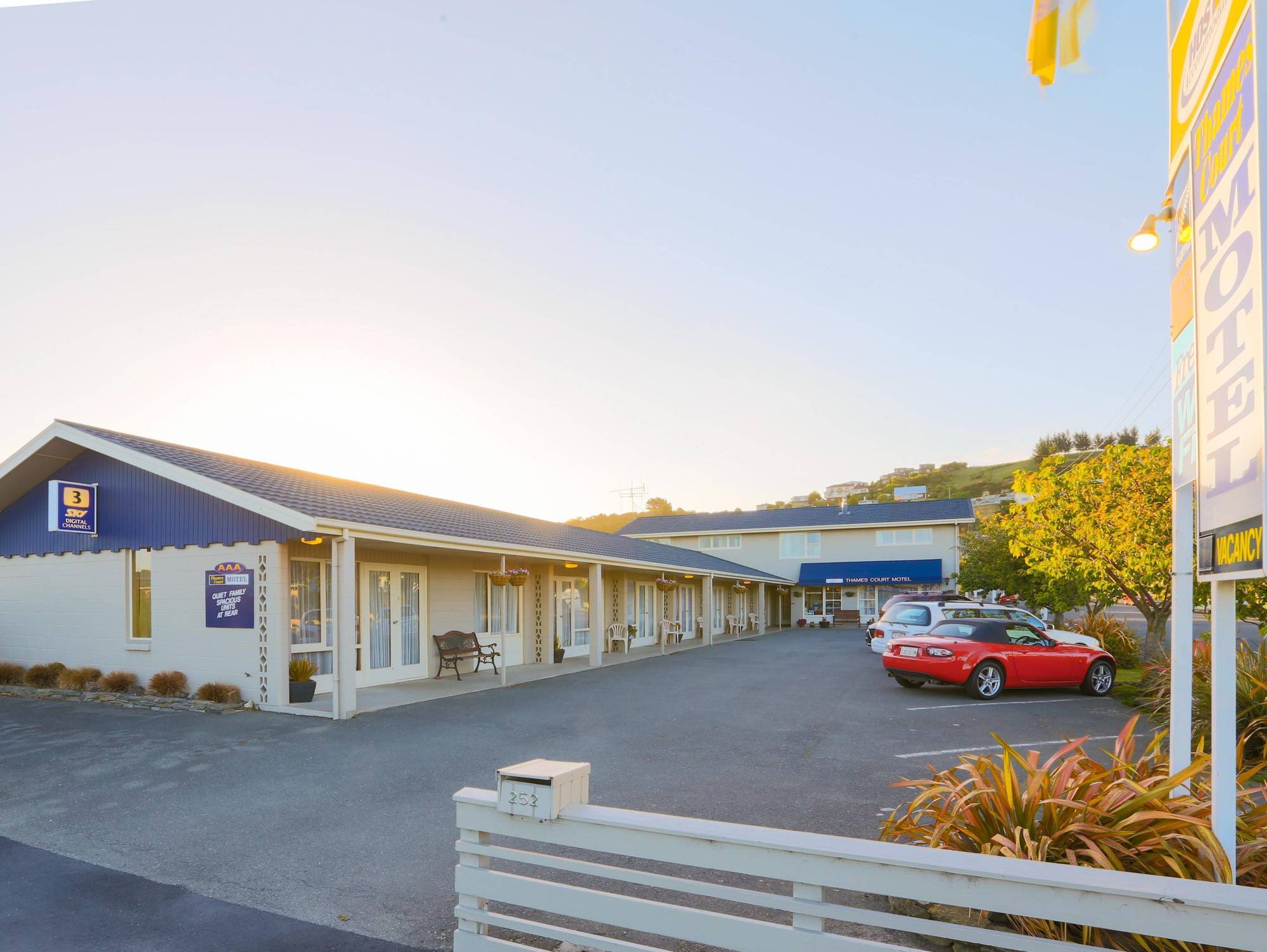 Aaa Thames Court Motel Oamaru Exteriér fotografie